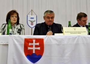 Mimořádná konference SNS rozhodla zintenzivnit podporu Gašparoviče.